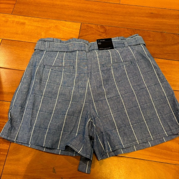 Striped High Waisted Shorts - Picture 2 of 3